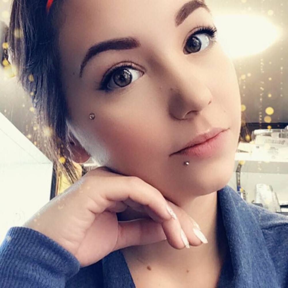 Meet your Posher, Kayla